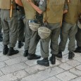 צה"ל דורש מקופות חולים לתת פחות גימלים לחיילים חיל הרפואה, אשר העביר לפני כשמונה חודשים את הסמכות הרפואית על חלק מחיילי צה"ל (אלה המשרתים בבסיס הקריה ובבסיס תל השומר) לידי קופות החולים ("לאומית" ו"מאוחדת"), בא בדרישה להפחית את...